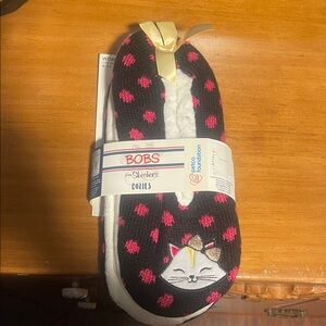 Women Black and Pink Cozy Slippers